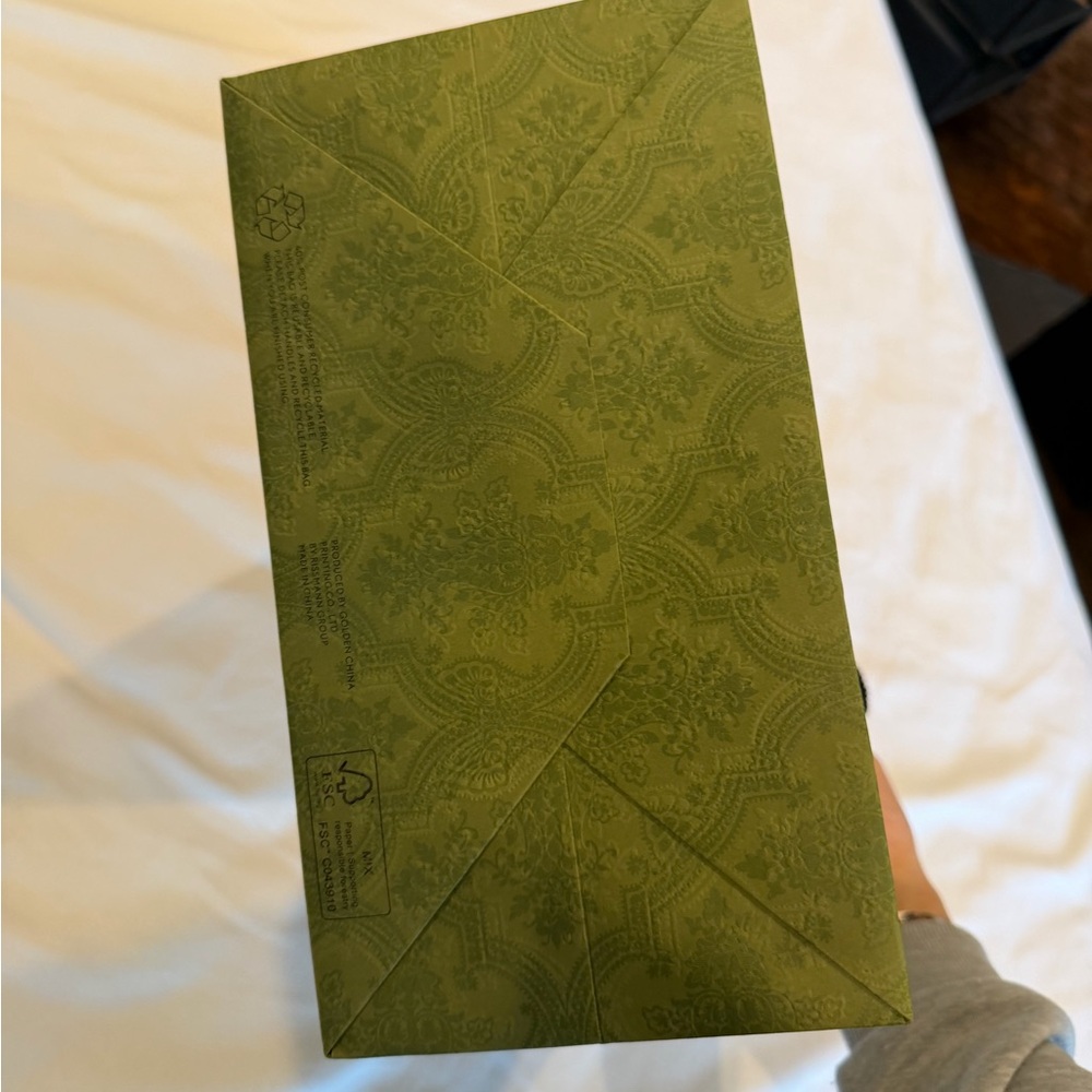 Gucci Gift Bag - Picture 4 of 9